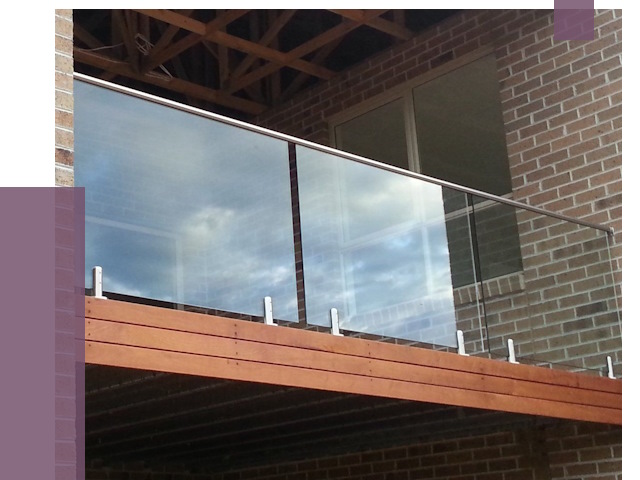 Стеклянные парапеты на крыше и террасе в Губахе от 11662 руб. | ПРОЛЁТ-Гбх