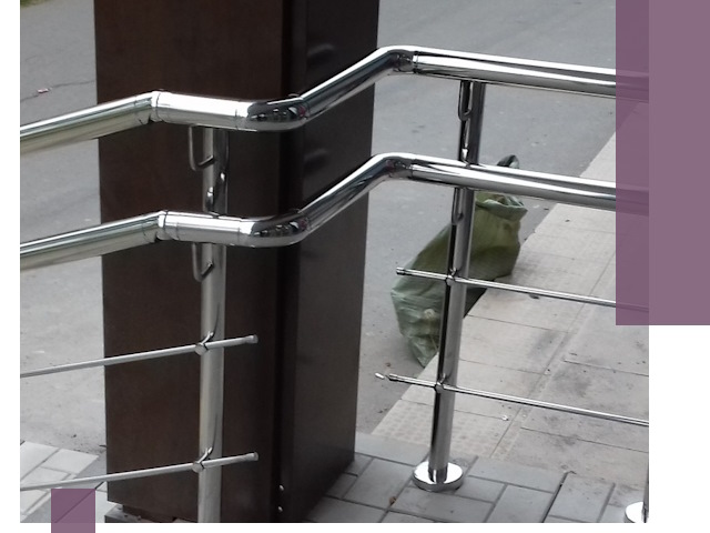 Монтаж поручней из нержавеющей стали в Губахе качественно и быстро